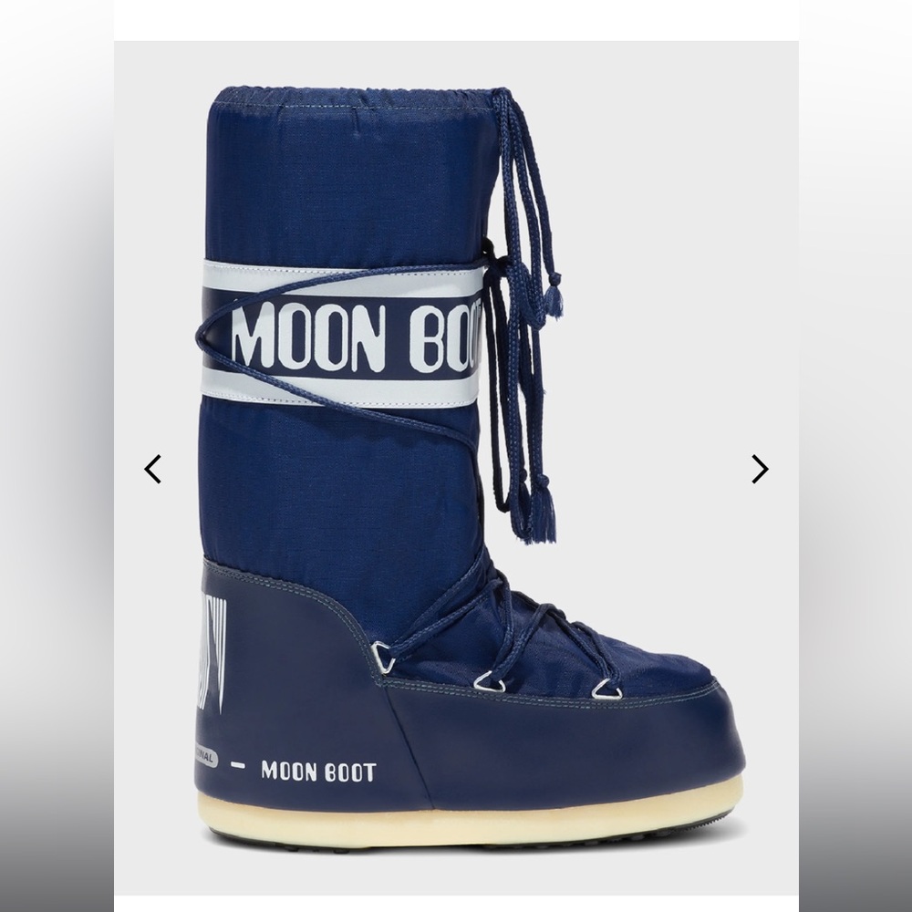 BRAND NEW BLUE MOONBOOT IN BLUE